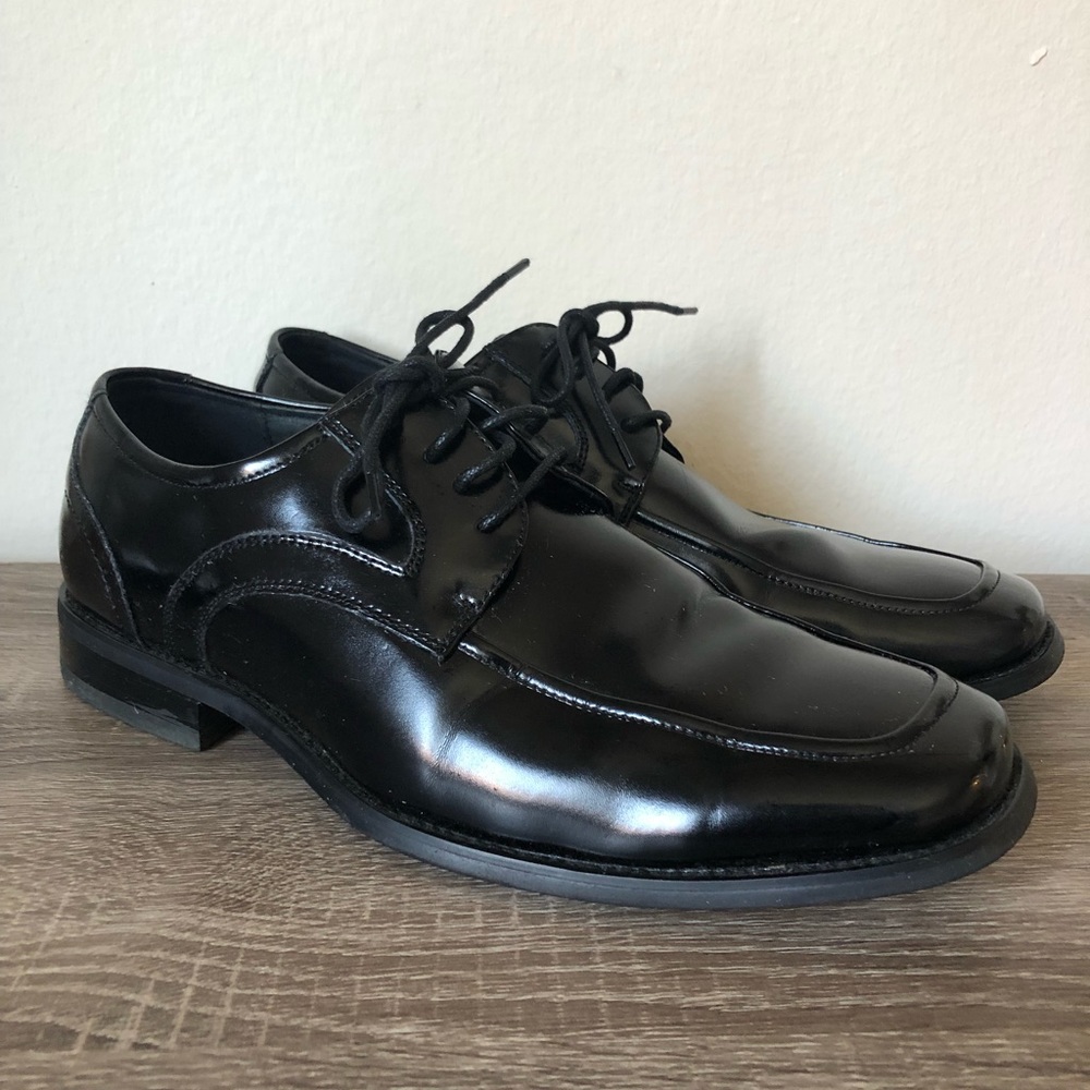 Men’s dress shoes